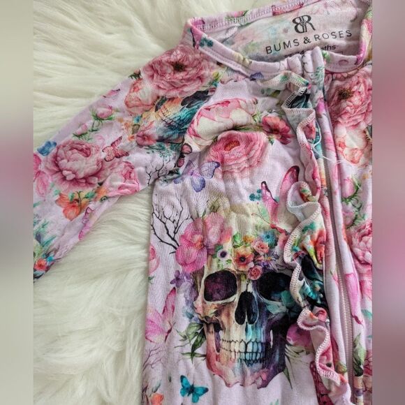 Bums & Roses Killer Queen Ruffle Romper 18-24 Months Pink Floral Skulls Sleeper - Picture 2 of 11